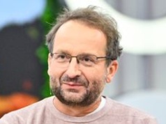 Robert Górski ma DOROSŁEGO SYNA. 21-letni Antoni to "skóra zdjęta" ze znanego ojca? (FOTO)