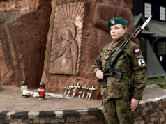 Pamięć o ofiarach zbrodni katyńskiej wiecznie żywa – także w Ostrowcu