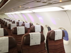 Myślał, że nikt nie zauważy. Ukradł pieniądze współpasażerom podczas lotu do Bangkoku