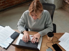 Umowa zlecenie wydłuży staż pracy? Nie w tym przypadku, PIP stawia sprawę jasno