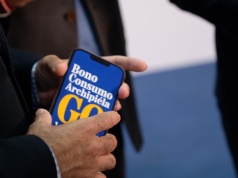 Ruszają bony konsumpcyjne na Wyspach Kanaryjskich. Rząd dopłaci połowę wartości