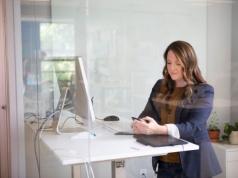 Europejskie badanie warunków pracy 2024 – jakość pracy rośnie, ale nierówności pozostają