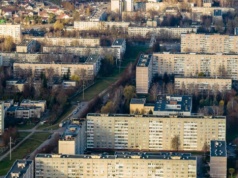 Miały się zawalić, ale ludzie wciąż je kupują