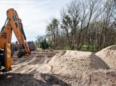 Przebudowują parking przy Bema