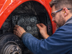 Koniec z hałasem w kabinie. Jak profesjonalne wygłuszanie samochodu zmienia komfort jazdy?