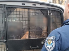 Konduktor wyprosił go z pociągu i się zaczęło. Przerażające sceny przed dworcem