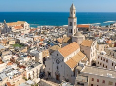 Wycieczka do Apulii za 433 PLN 🏖️🍕 Loty + noclegi w sercu Bari 💚🤍❤️