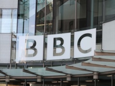 Tysiące osób straci pracę . Medialny gigant w obliczu kryzysu