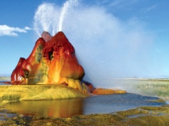 Najdziwniejsze miejsca na Ziemi. Mało kto zdobywa 10/10