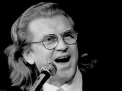 Największy hit PRL-u? Śpiewał go każdy Polak, ale wstydził się... wykonawca