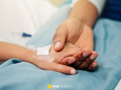 Lekarze nie wykryli pęknięcia wyrostka. Po wielu godzinach 8-latek miał już sepsę