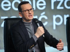 W szeregach PiS zaniepokojenie inicjatywą Morawieckiego