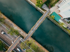 Nowy sposób na zatrzymywanie wody w miastach. Naukowcy z UJ mają rozwiązanie na ulewy i susze