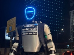 Polski robot-influencer stał się globalną sensacją. Przeganiał dziki w Warszawie