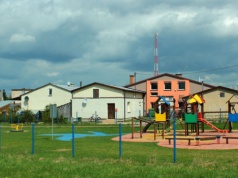 Małe szkoły tańsze w utrzymaniu po nowelizacji. Samorządy: to nie rozwiąże luki oświatowej