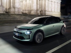 Nowa Lancia Ypsilon dostała benzynowy silnik Turbo 100 KM z łańcuchem rozrządu i manualną skrzynię. „Ludzie chcą klasycznych napędów”