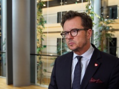 Europejski Rzecznik Praw Obywatelskich co roku pomaga tysiącom Europejczyków. Wiele skarg dotyczy migracji i wdrażania AI