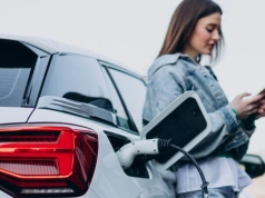 Uber i Powerdot łączą siły. Ułatwią kierowcom przesiadkę na elektryki