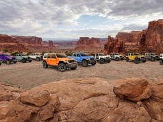 Jeep sięga do lat 80. i 90. Nowe wersje Wranglera i Gladiatora Rewind trafią do produkcji