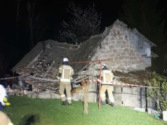 Wybuch gazu w Jadownikach. Część budynku zawalona, jedna osoba poszkodowana