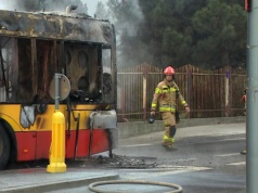 Autobus miejski stanął w ogniu. Akcja strażaków w Warszawie