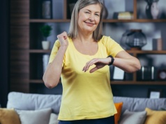 Zmień podejście do spoczynku. Dwuminutowy ruch dla leniwych zaskoczy efektami