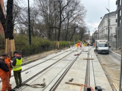 Tramwaje wracają na Straszewskiego i Podwale. Po 7 miesiącach przerwy, ale remont potrwa do maja