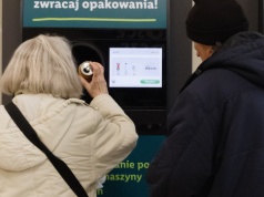 Czas na kartony i "małpki" w systemie kaucyjnym? Butelkomaty nie wyrabiają, a rząd szykuje korektę