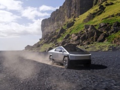 Tesla Cybertruck za 100 tys. dolarów zwrócona po dniu użytkowania. Powód daje do myślenia