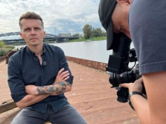 „Są ludzie, którzy szczerze mnie nienawidzą”. Rozmawiamy z Michałem Fują, dziennikarzem śledczym TVN