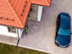 Nawet 23 tys. zł na wiatę dla auta. Właściciele domów mają mało czasu