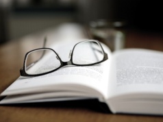 115 pisarzy odchodzi z wydawnictwa Grasset po zwolnieniu jego szefa