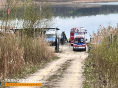 Tragedia pod wodą. 60-latka nurkowała w jeziorze, jej życia nie udało się uratować