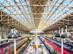 Awaria na kolei w Manchesterze sparaliżowała ruch pociągów. Utrudnienia potrwają do końca dnia