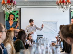 Wina gruzińskie zyskują w Polsce. Georgian Wine Academy szkoli HoReCa