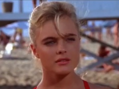 Erika Eleniak wraca do "Słonecznego patrolu". Zaskakujące, jak dziś wygląda