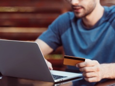 Jak bezpiecznie robić zakupy zarówno w sklepach stacjonarnych, jak i internetowych