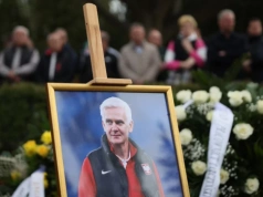 Wzruszająca scena na pogrzebie Jacka Magiery. Prezydent Nawrocki zadziałał