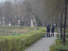 Wędkarz znalazł ciało w rzece. Na miejscu pracowała policja oraz prokurator