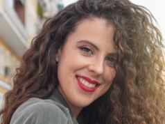 Nie masz lokówki? Tak zakręcisz włosy bez wizyty u fryzjera