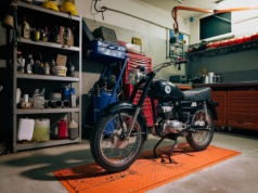 Części do klasycznych motocykli w Gmoto. Gdzie kupić elementy do WSK, Junaka, Jawy, Rometa, MZ, Simsona i innych maszyn z czasów PRL?