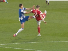 Koszmar Bednarka w Lidze Europy! Była 8. minuta, gdy sędzia podjął decyzję