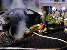 Z ostatniej chwili: Słup ognia na parkingu. Spłonął samochód elektryczny