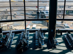 Loty w Europie zagrożone, zapasy paliwa tylko na kilka tygodni