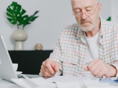 Finansowe wsparcie dla seniorów – mądre zarządzanie budżetem
