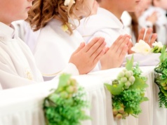 Ile naprawdę kosztuje komunia? Kwoty mogą zwalić z nóg