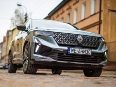 Nowy Renault Espace Full Hybrid 200 KM Iconic ma znakomite zawieszenie i jedną zasadniczą wadę