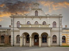 Piękny polski dworzec w ruinie. Mieszkańcy martwią się o zabytek