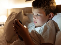 Patostreaming ma być karany. Dwa projekty w sejmie, spór o hazard i wyłączenia