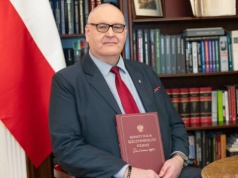 Ślubowanie a oświadczenie. Święczkowski wytknął próbę podważania kompetencji prezydenta